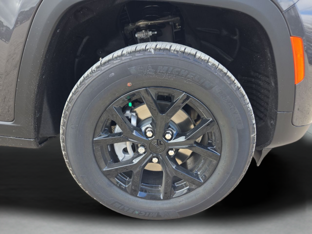 New 2025 Baltic Gray Metallic Clear-Coat Exterior Paint Jeep Altitude X image 45