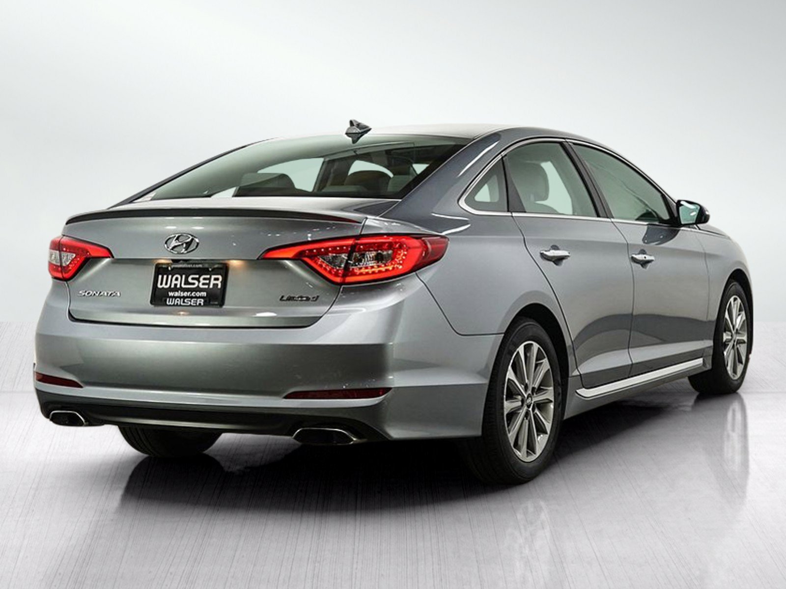 Used 2016 Shale Gray Metallic Hyundai 4dr Sdn 2.4L Limited image 6