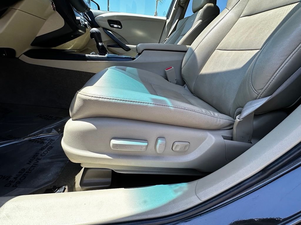 Used 2018  Acura Technology Package image 24