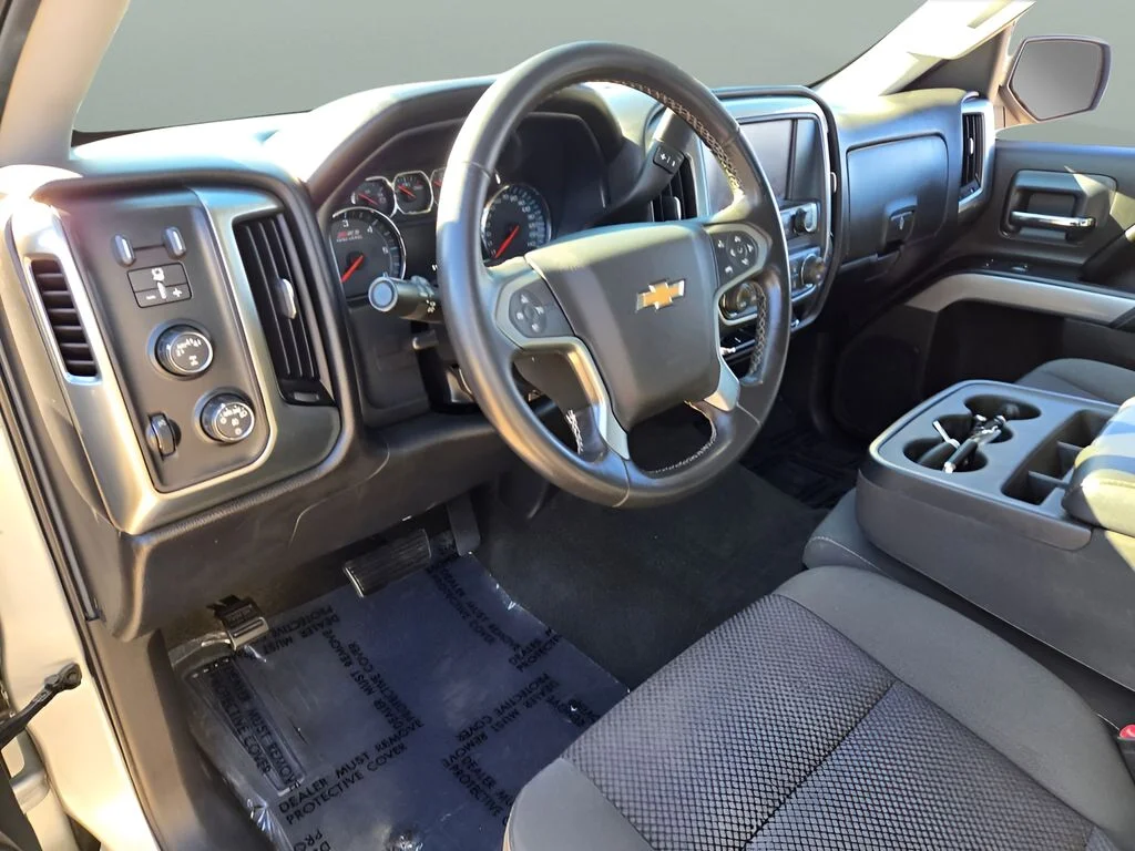 Used 2017 Silver Chevrolet LT image 19