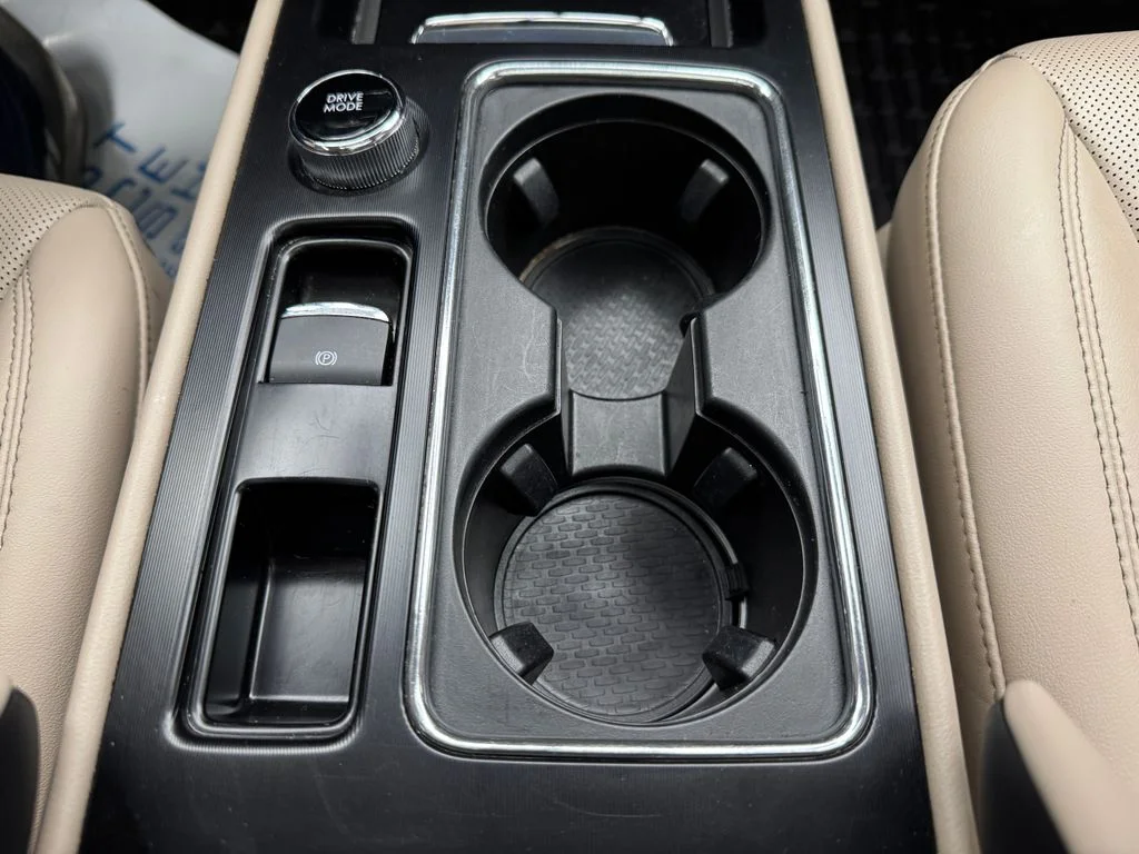 Used 2023 Pearl Metallic Lincoln Standard image 18