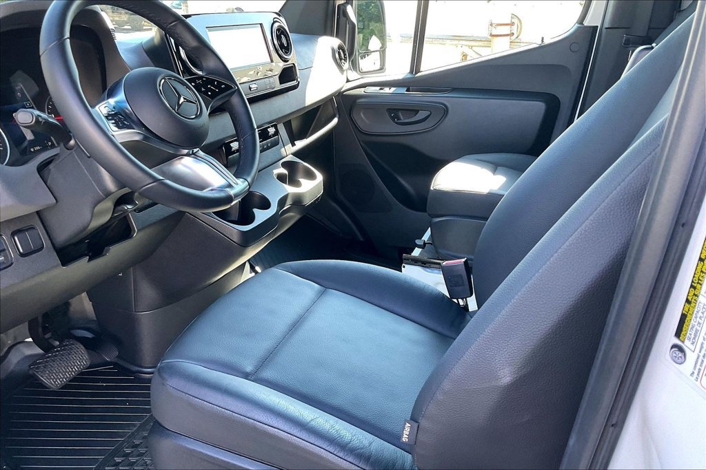 2026 Mercedes-Benz Sprinter Crew Van Base - Photo 11