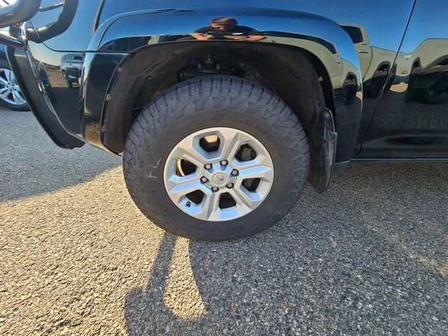 Used 2016 Midnight Black Metallic Toyota SR5 image 20