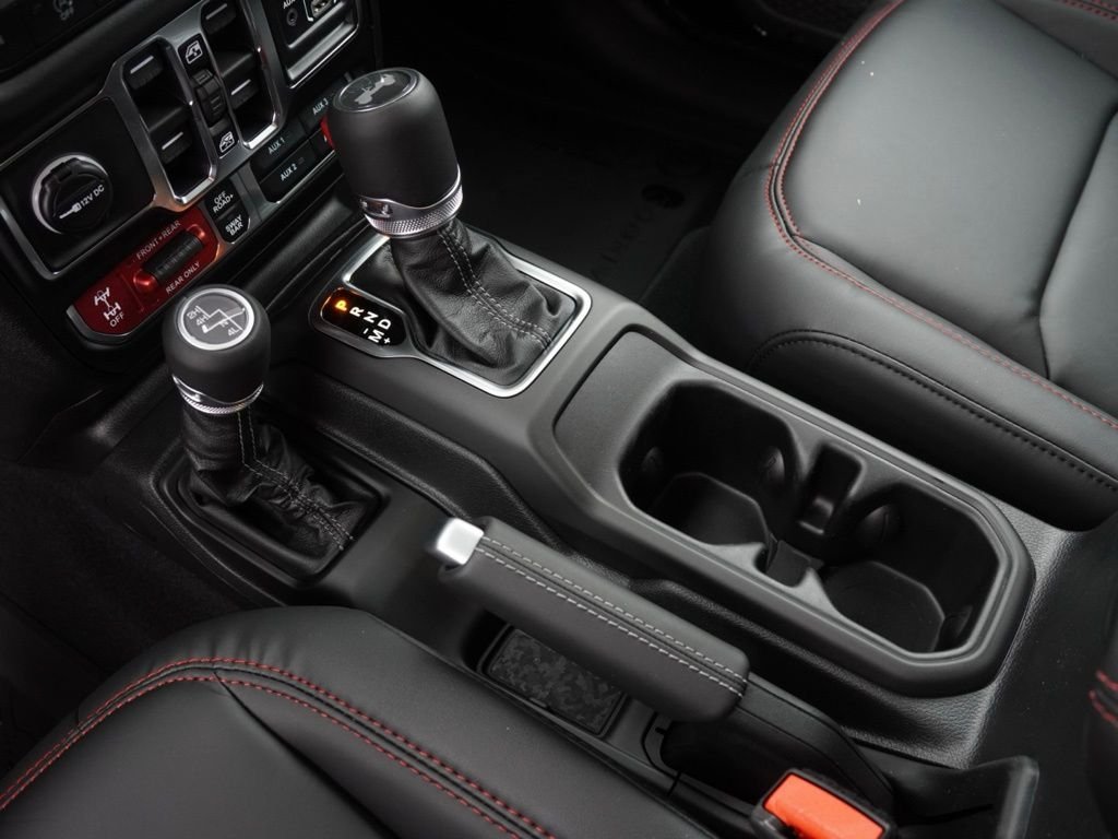 New 2026 Black Clear-Coat Exterior Paint Jeep Rubicon image 16