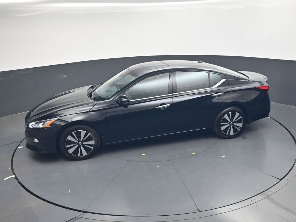 Used 2022 Black Nissan 2.5 SL image 19