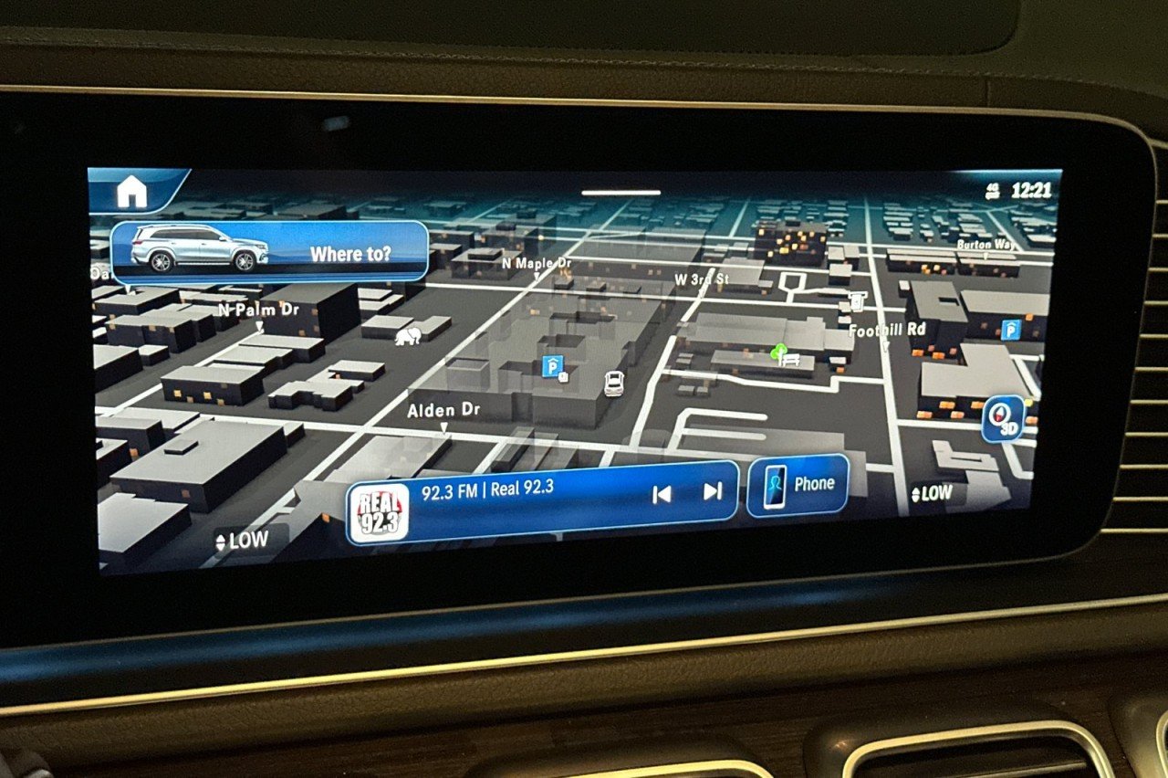 New 2026 MANUFAKTUR Moonlight White Metallic Mercedes-Benz GLS 580 4MATIC® SUV image 19