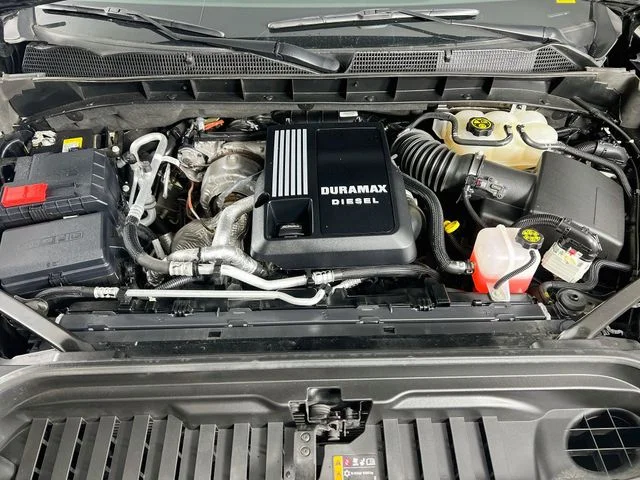 Used 2024 Black GMC AT4 image 31