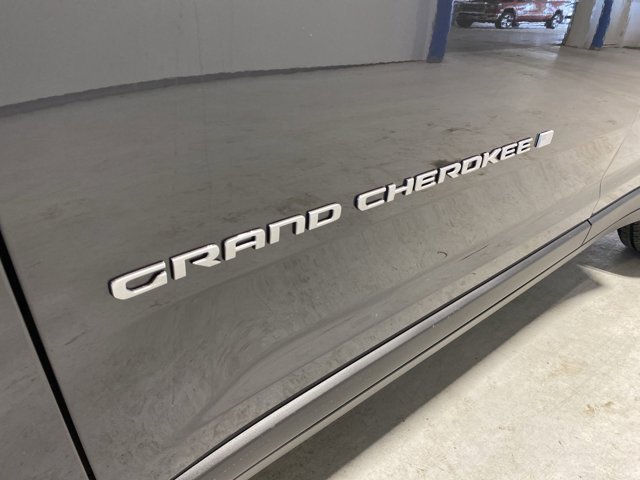 New 2026 Baltic Gray Metallic Clear-Coat Exterior Paint Jeep Limited image 31
