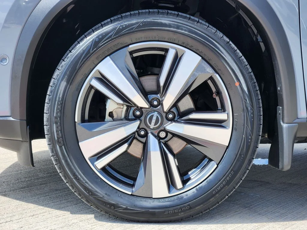 Certified Used 2023 Gray Nissan Platinum image 9