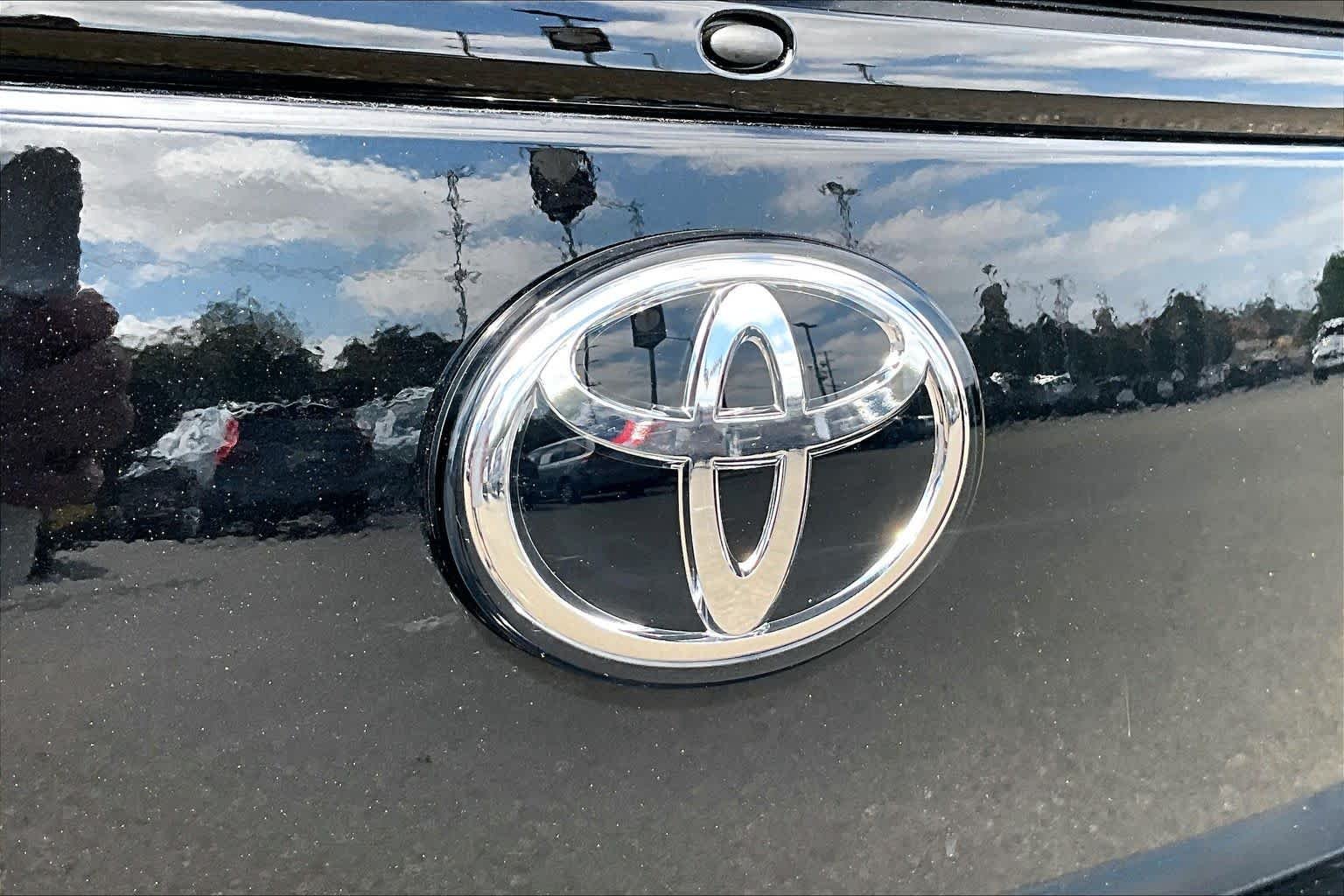 Used 2026 Raven Toyota Premium image 29