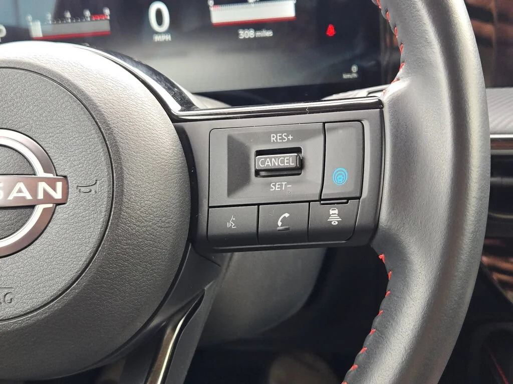 Used 2025 Brown Nissan SR image 27