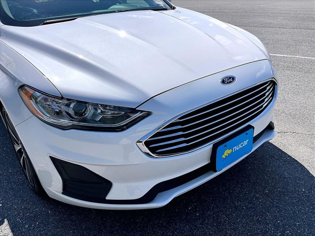 Used 2019 White Ford SE image 32