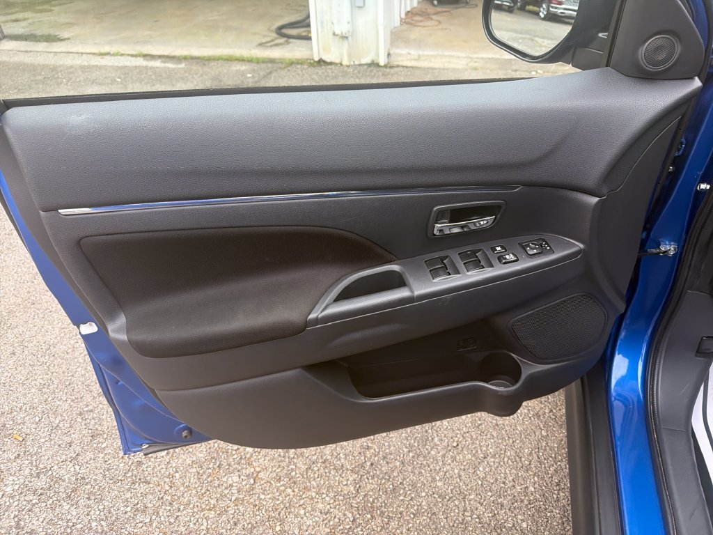 Used 2026 Blue Mitsubishi 2.0 LE image 12