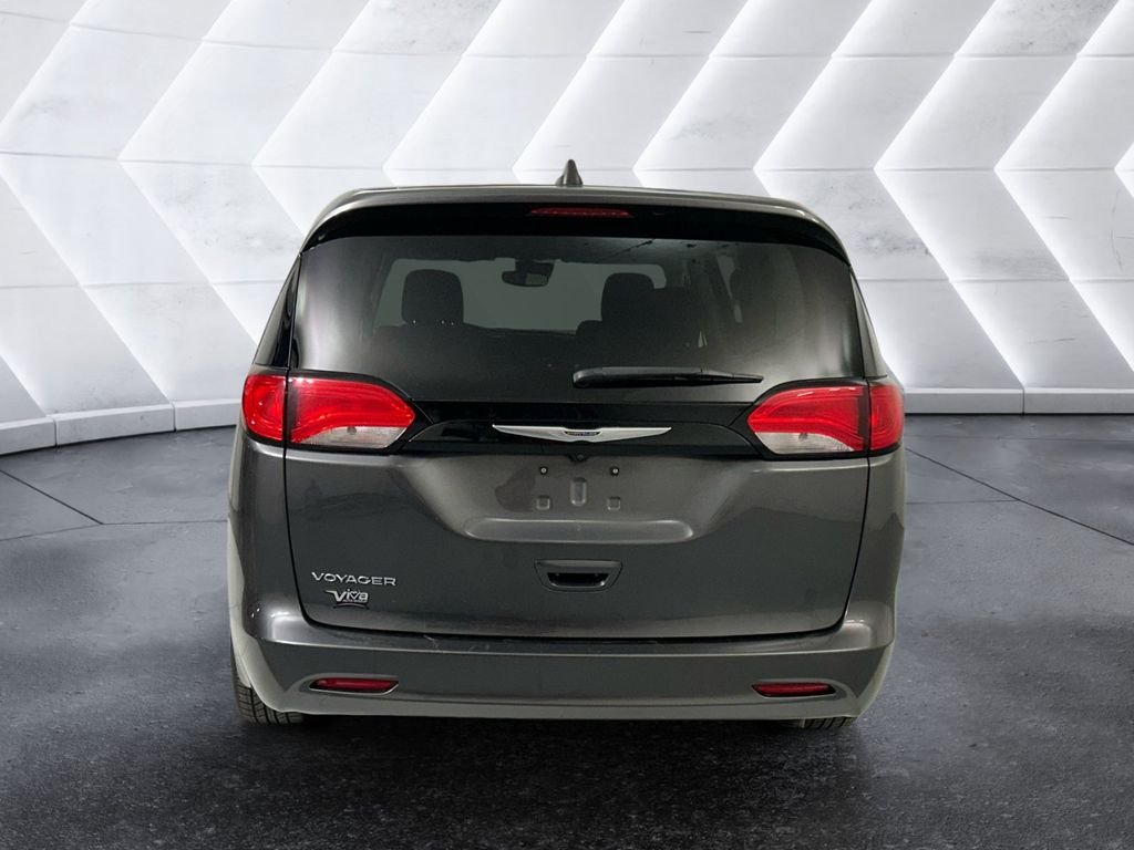 Used 2023 Gray Chrysler LX image 5