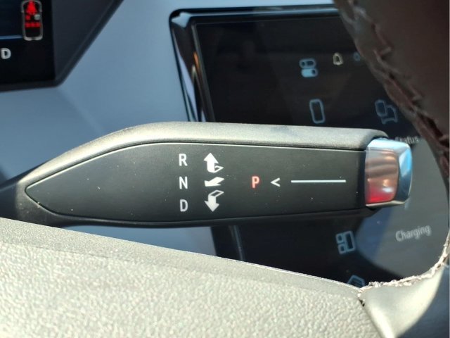 New 2027 Summit White Chevrolet LT image 8