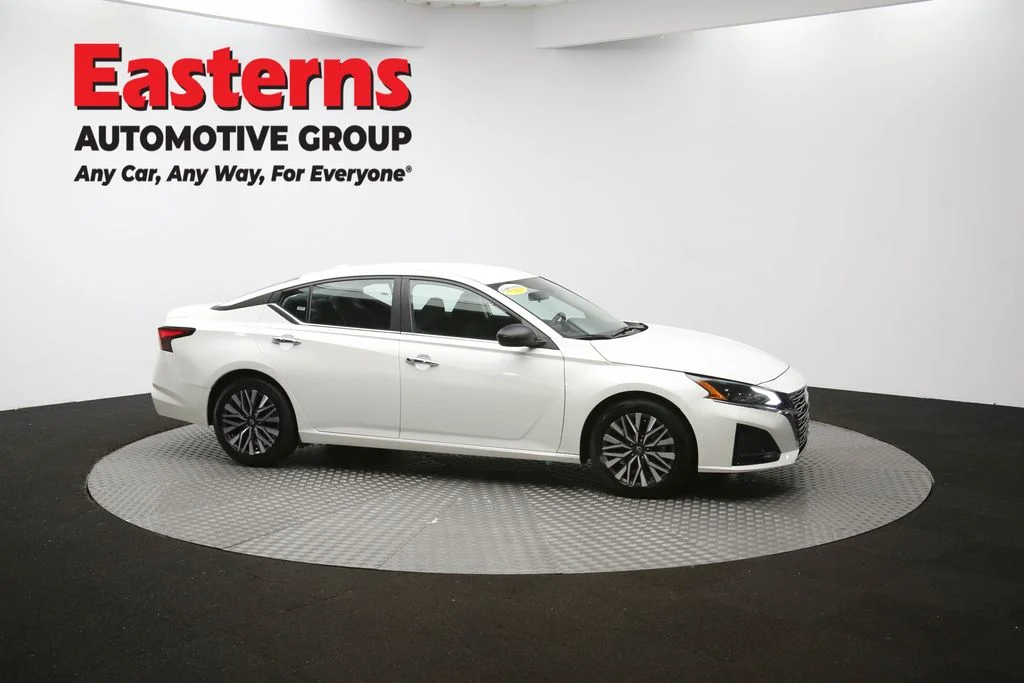 Used 2024 White Nissan 2.5 SV image 45
