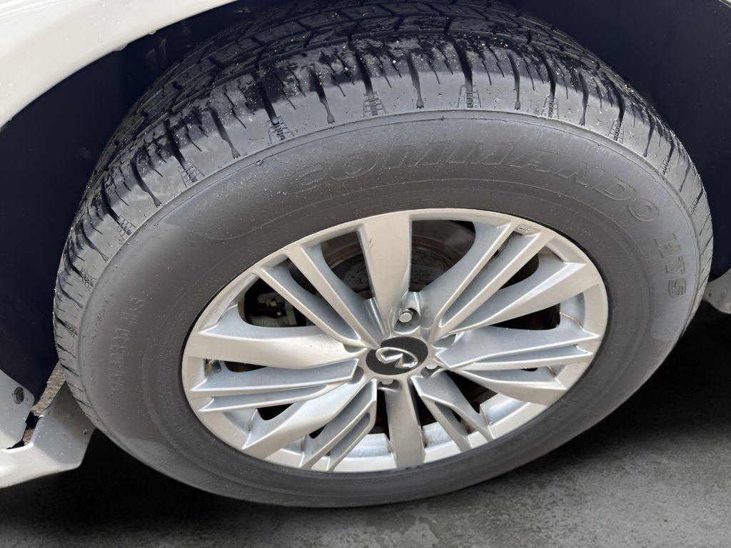 Used 2018 Liquid Platinum INFINITI Base image 5