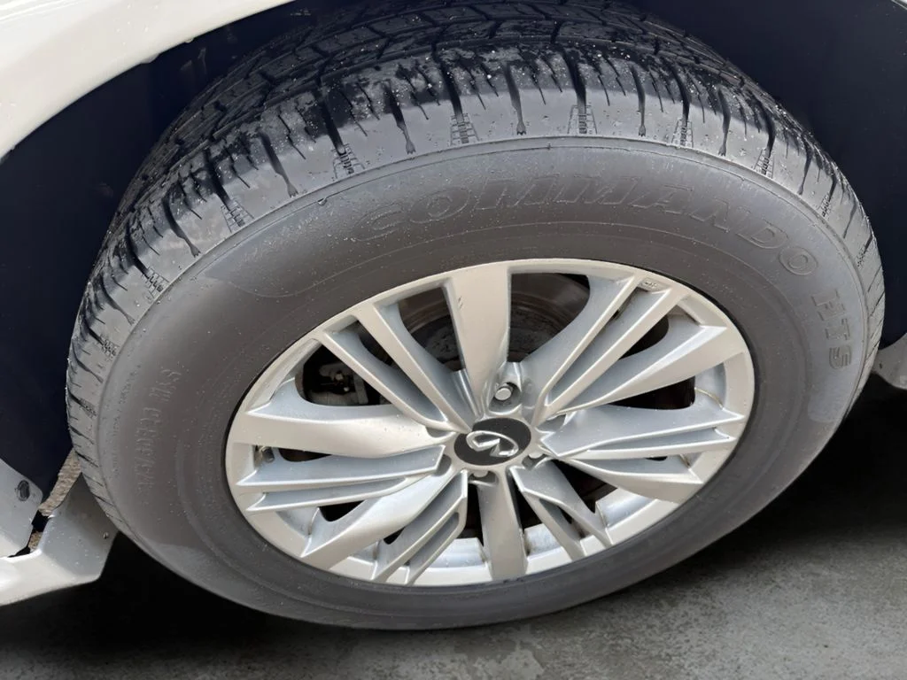 Used 2018 Liquid Platinum INFINITI Base image 5