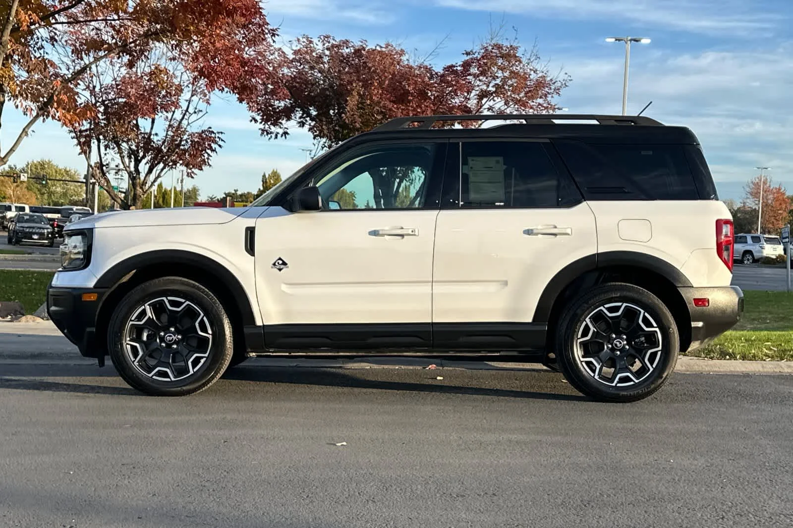 Certified Used 2025 Oxford White Clearcoat Ford Outer Banks image 5