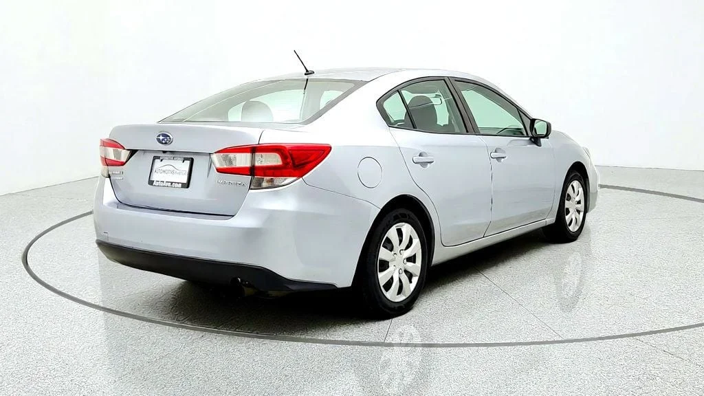Used 2019 Ice Silver Metallic Subaru 2.0i 4-door CVT image 5