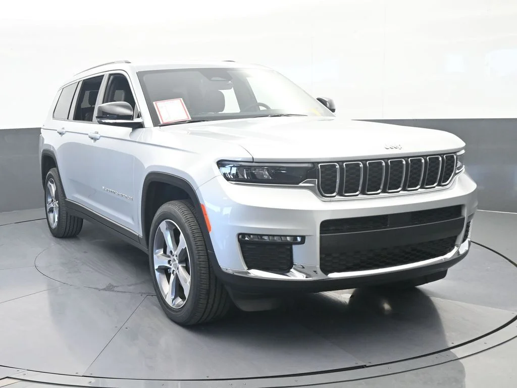 Used 2025 Silver Zynith Jeep Limited image 8