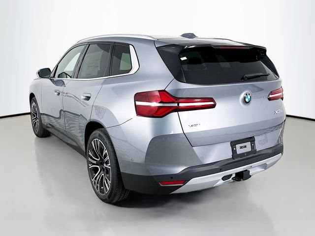 Used 2026 Gray Metallic BMW 30 xDrive image 5
