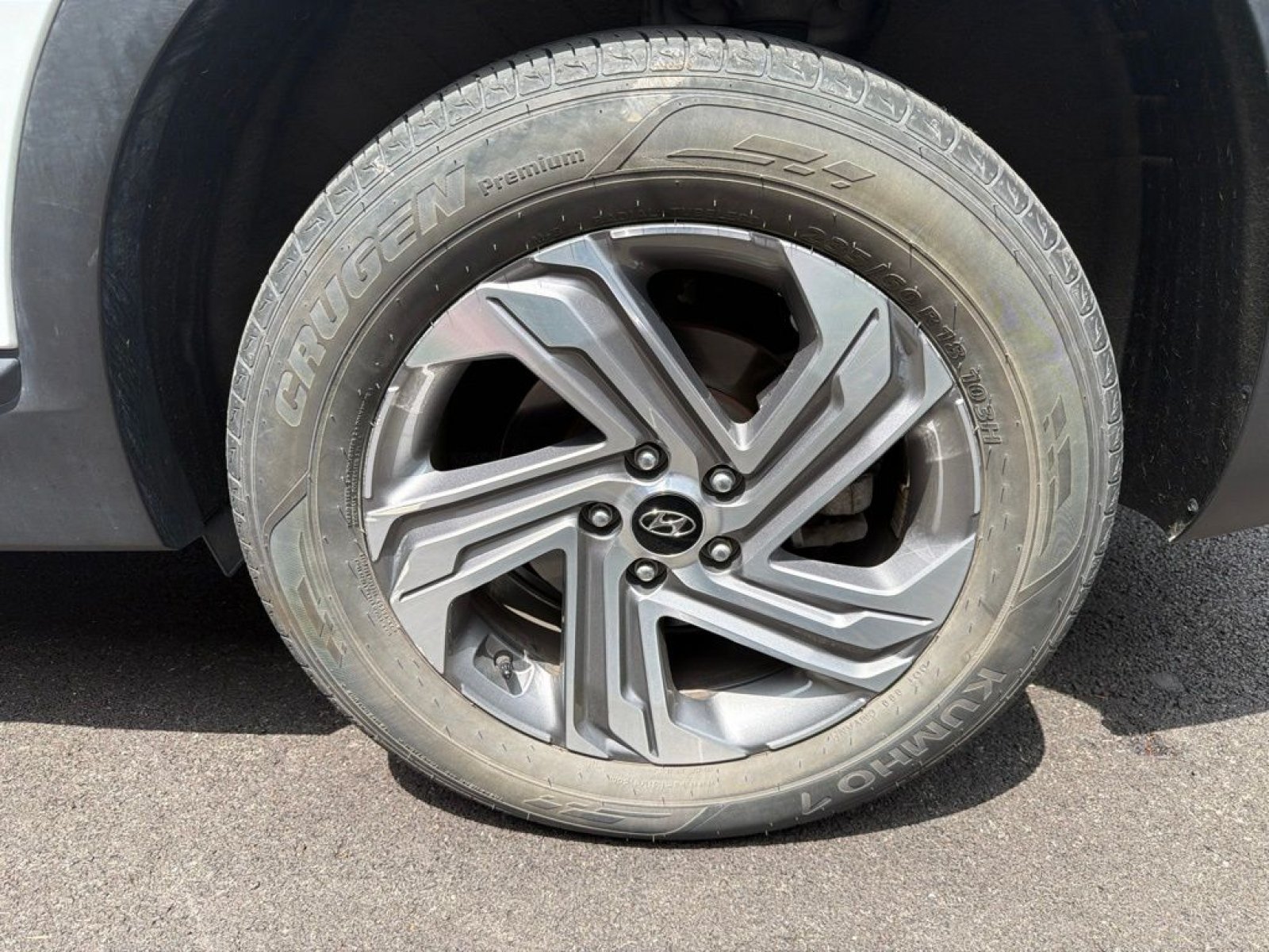 Used 2023 White Pearl Hyundai SEL image 6