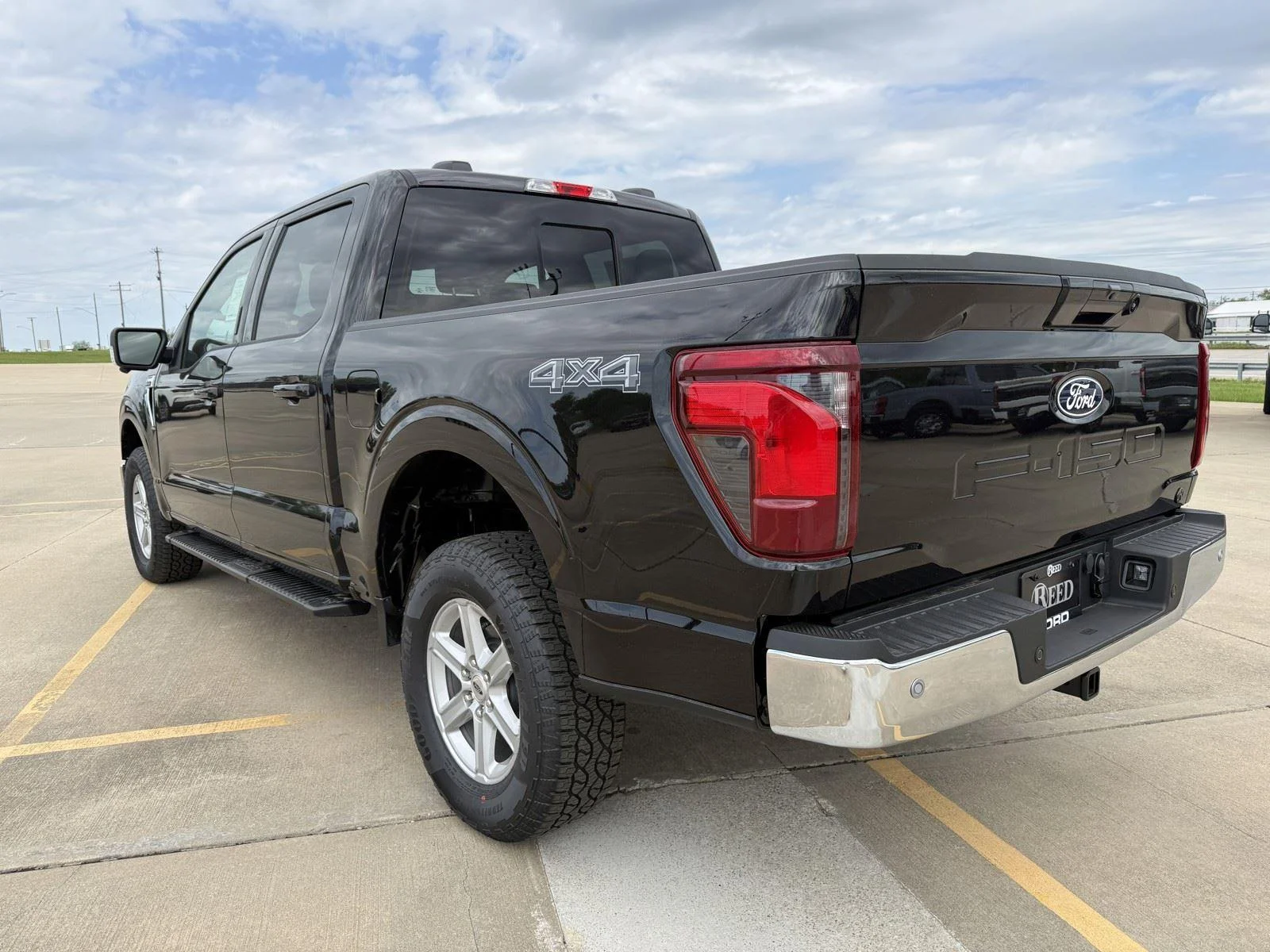 New 2026 Agate Black Ford XLT image 7