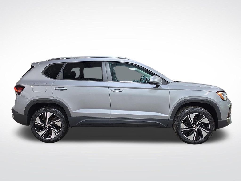 New 2026 Silver Volkswagen 1.5T SE image 4