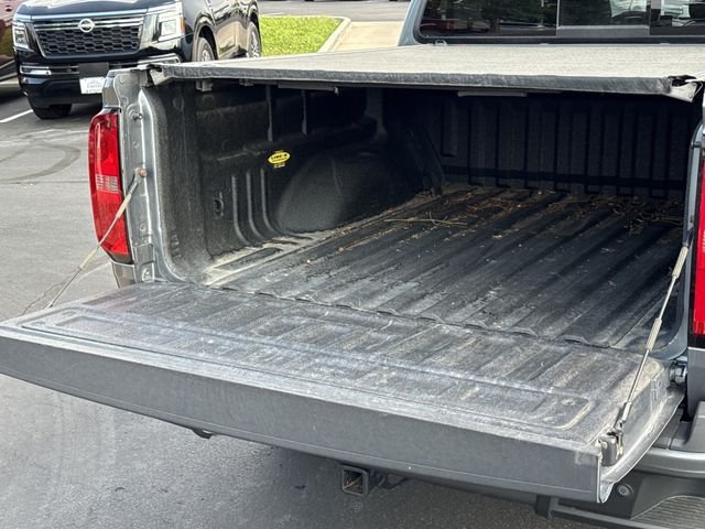 Used 2019 Gray Chevrolet Z71 image 20