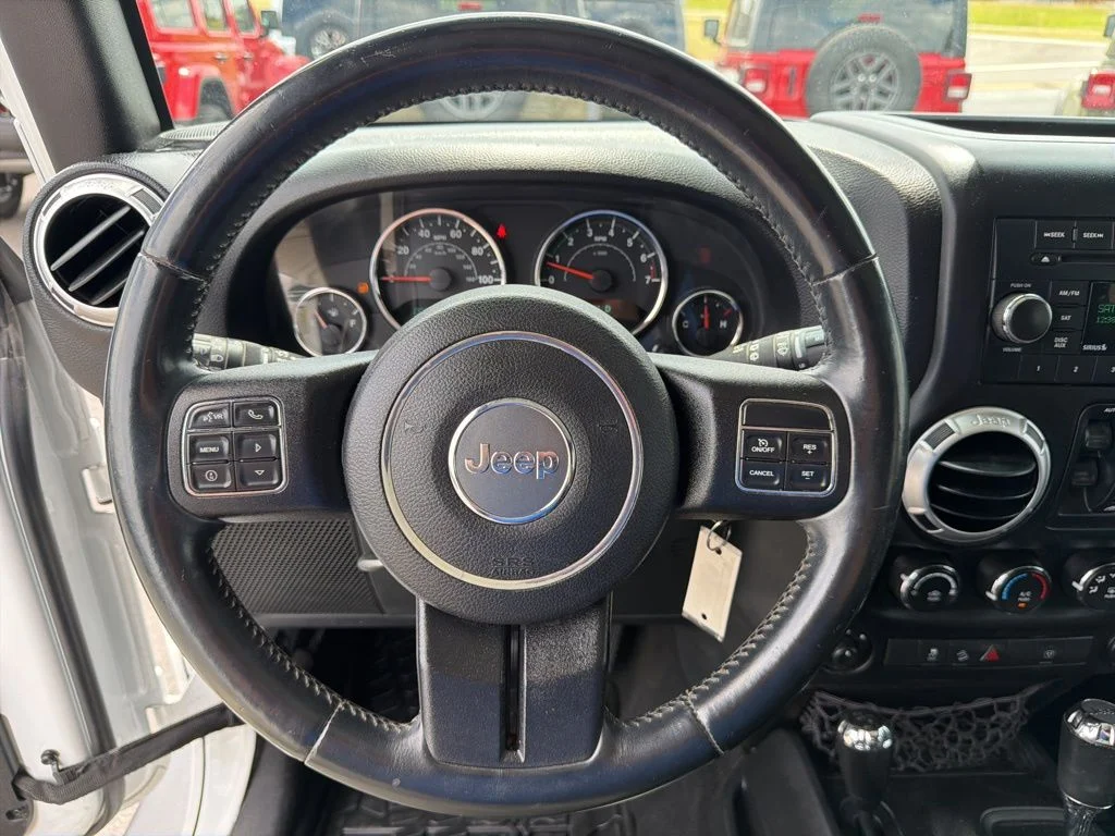 Used 2015 White Jeep Unlimited Sahara image 37