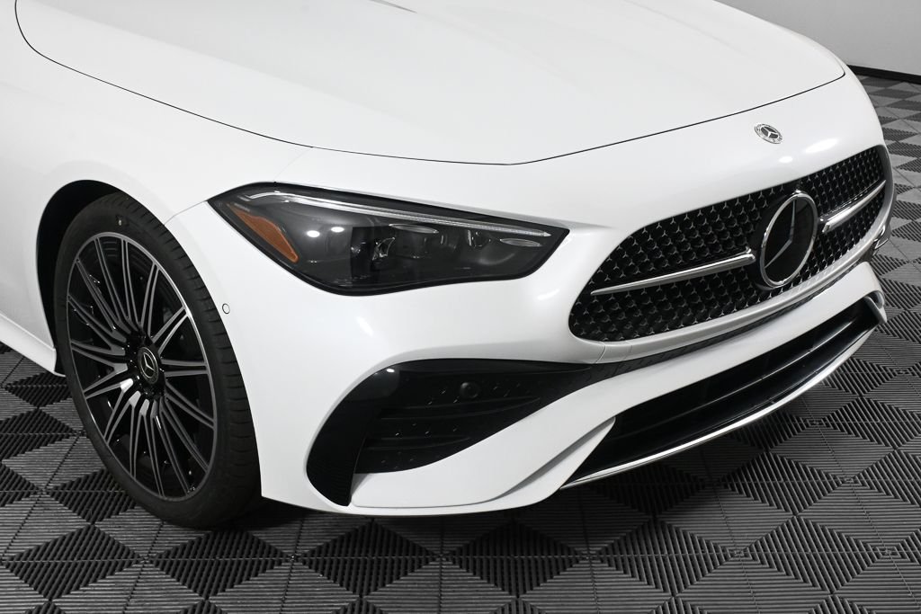 New 2026 MANUFAKTUR Moonlight White Metallic Mercedes-Benz CLE 300 image 32