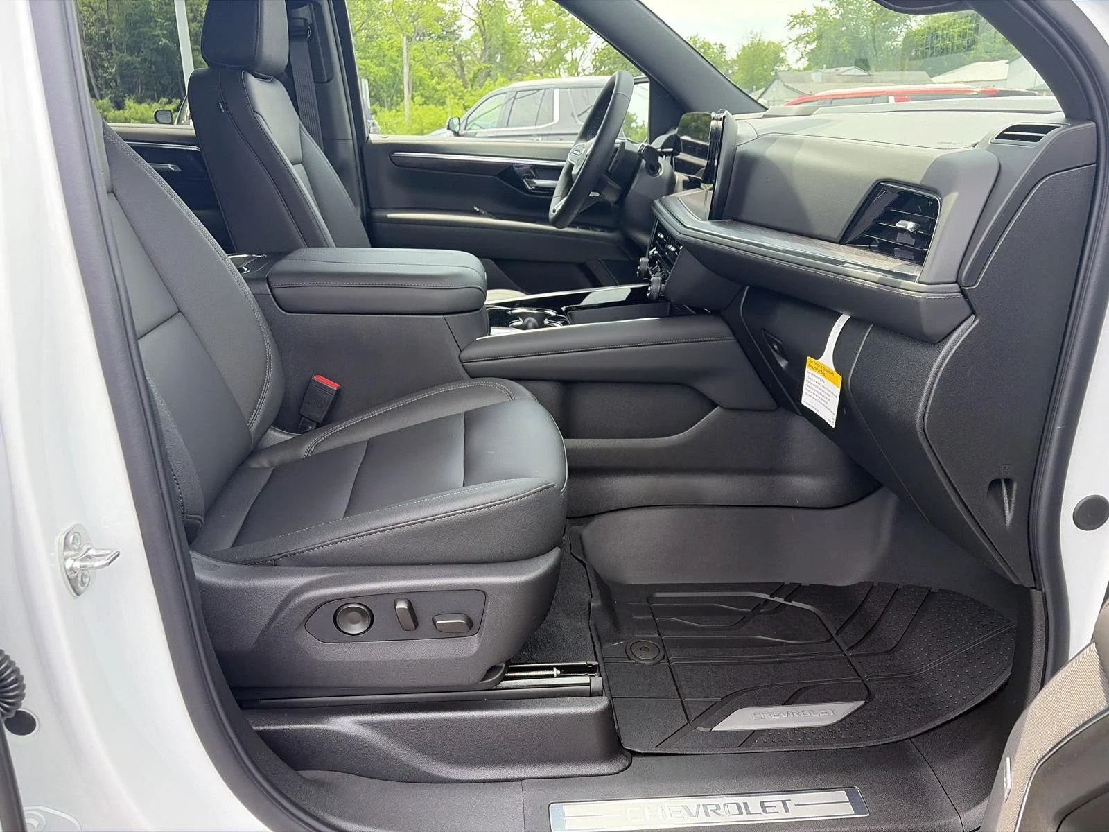 New 2026 Summit White Chevrolet LT image 18