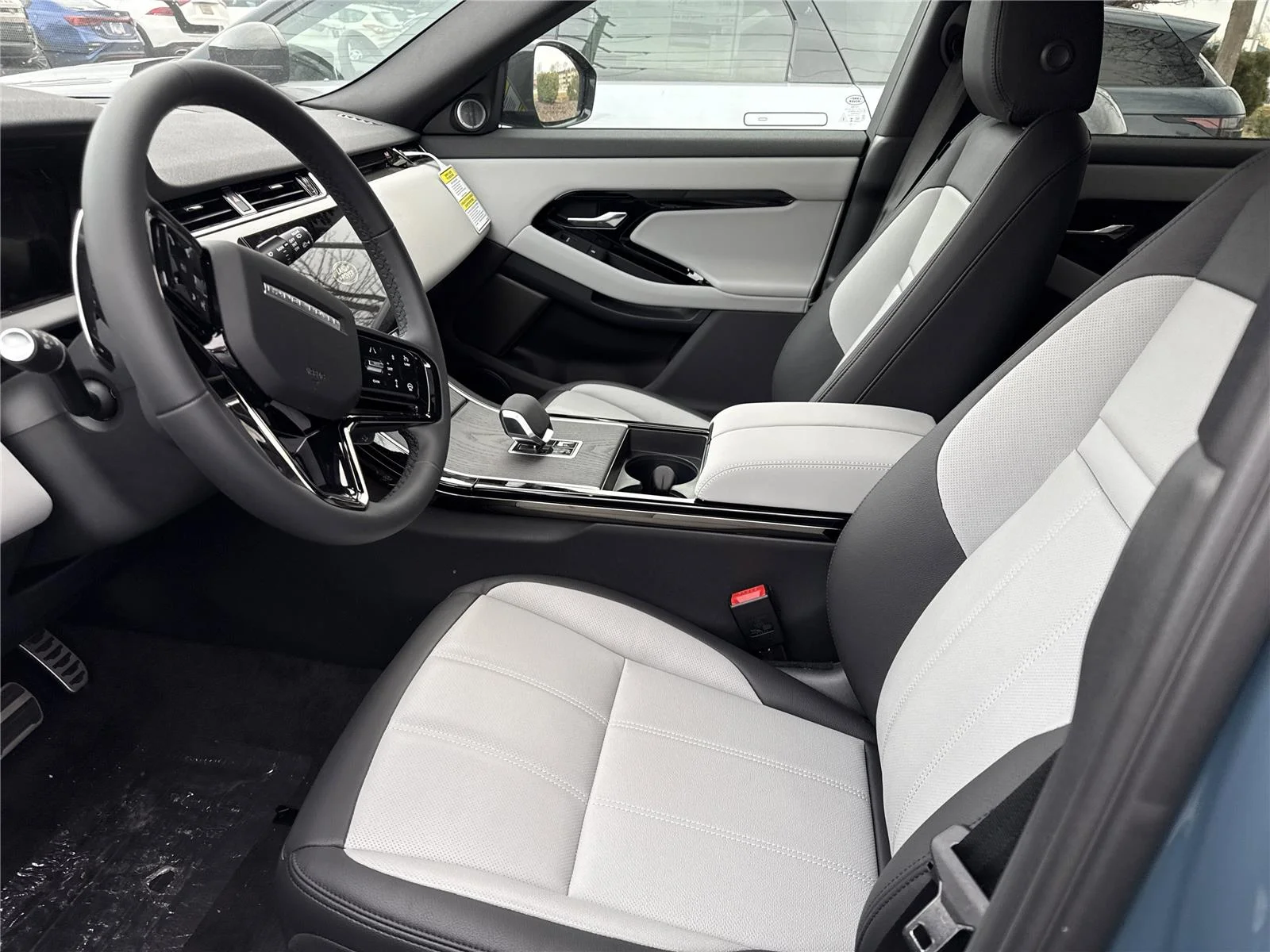 New 2026 Tribeca Blue Metallic Land Rover Dynamic SE image 7
