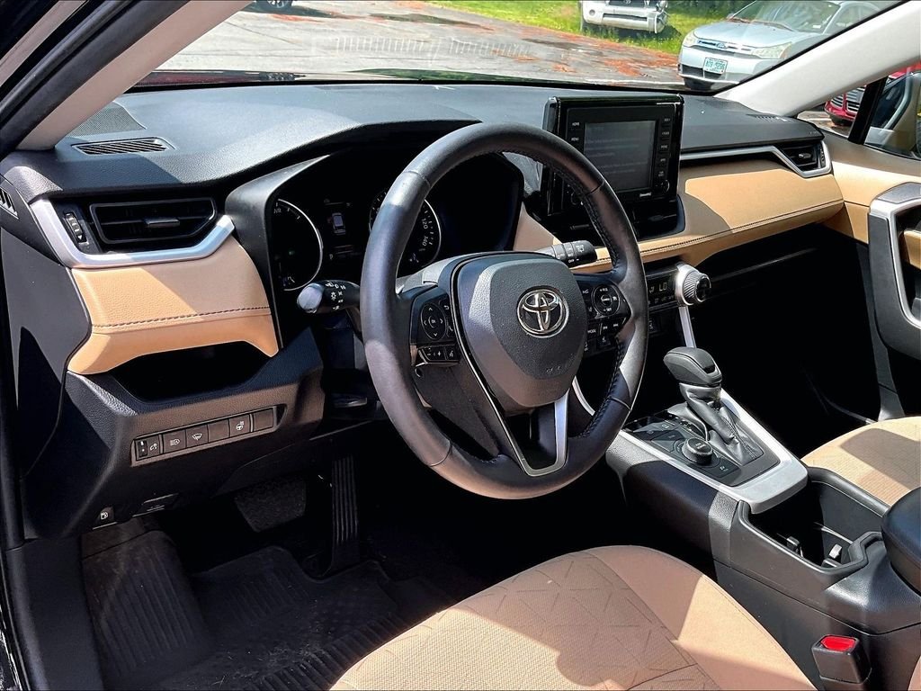 Used 2022 Midnight Black Metallic Toyota XLE image 8