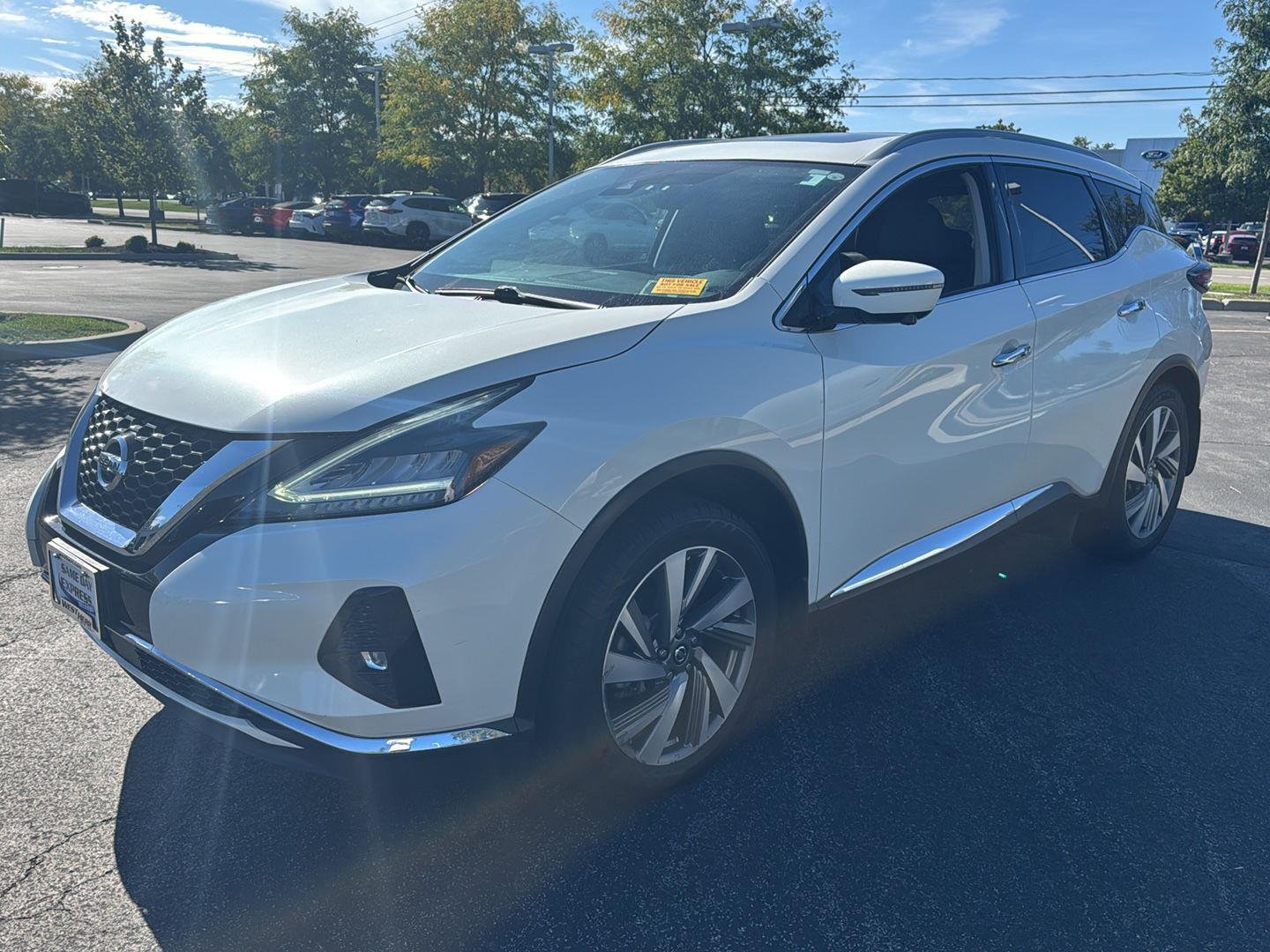 Used 2020 Pearl White Tricoat Nissan SL image 2