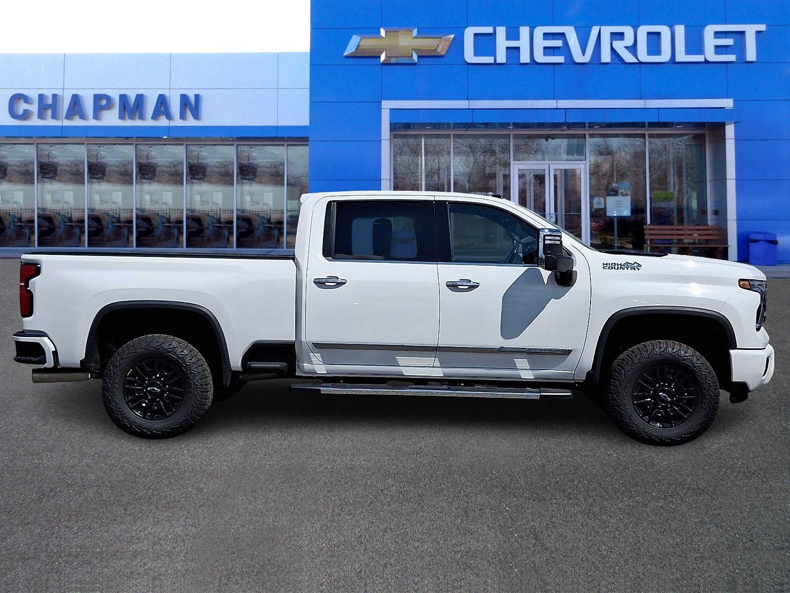 Used 2024 Summit White Chevrolet High Country image 7