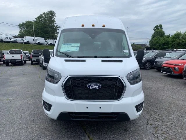 New 2026 White Ford Passenger Van XLT image 3