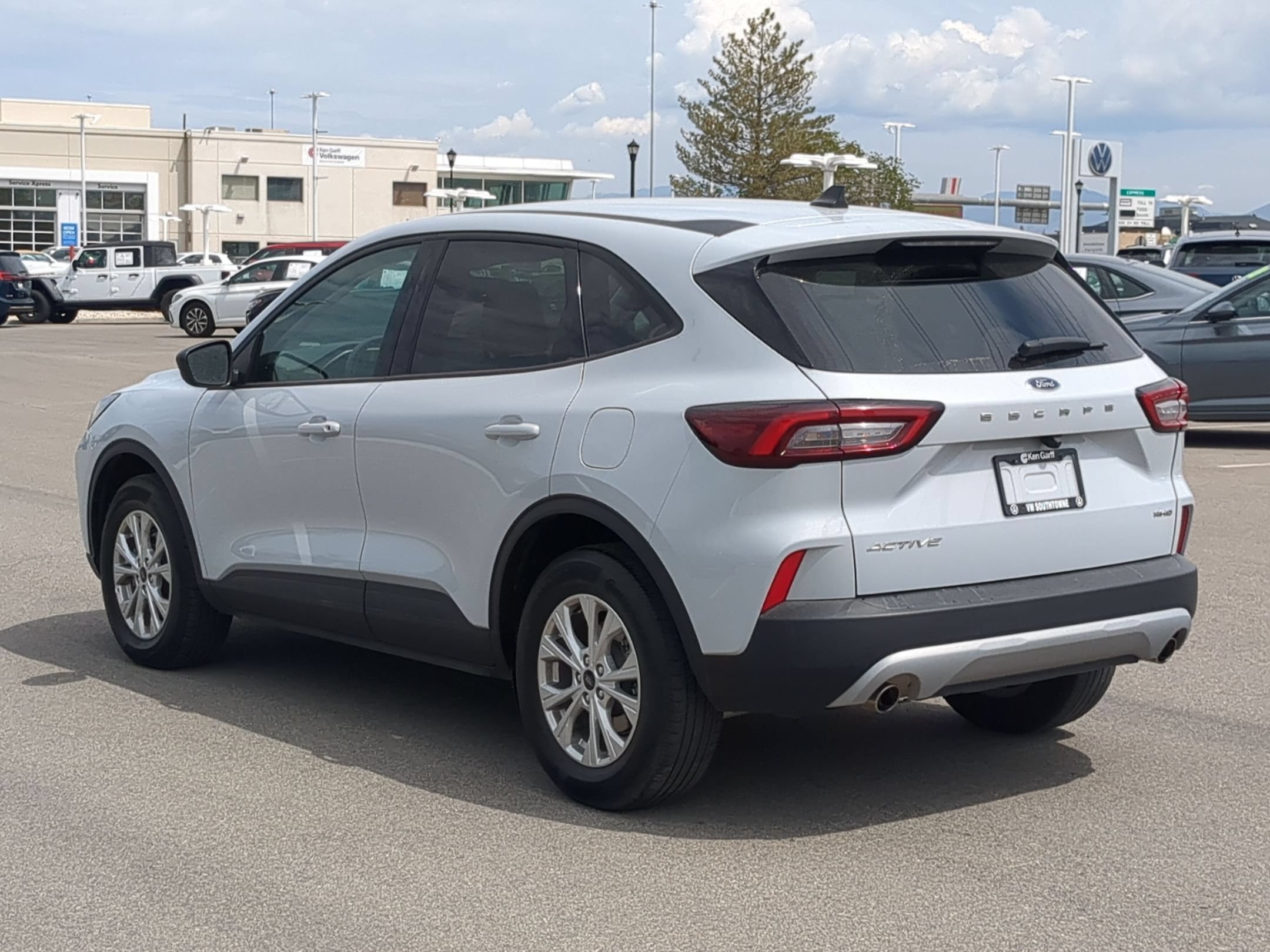 Used 2025 Silver Metallic Ford Active image 5