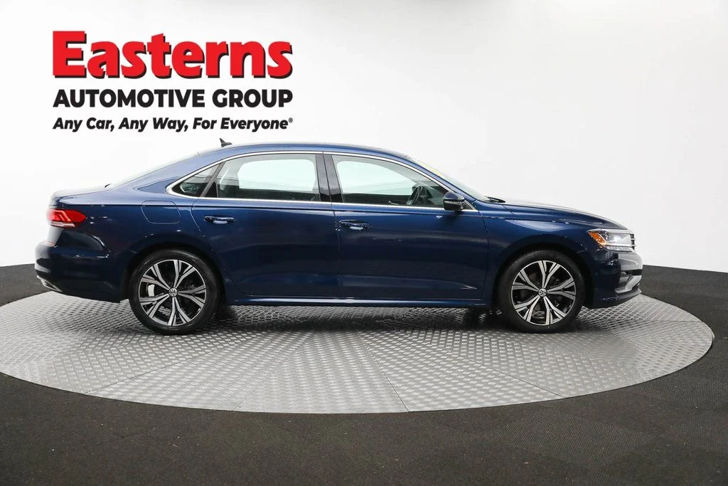 Used 2020 Blue Volkswagen 2.0T SEL image 4