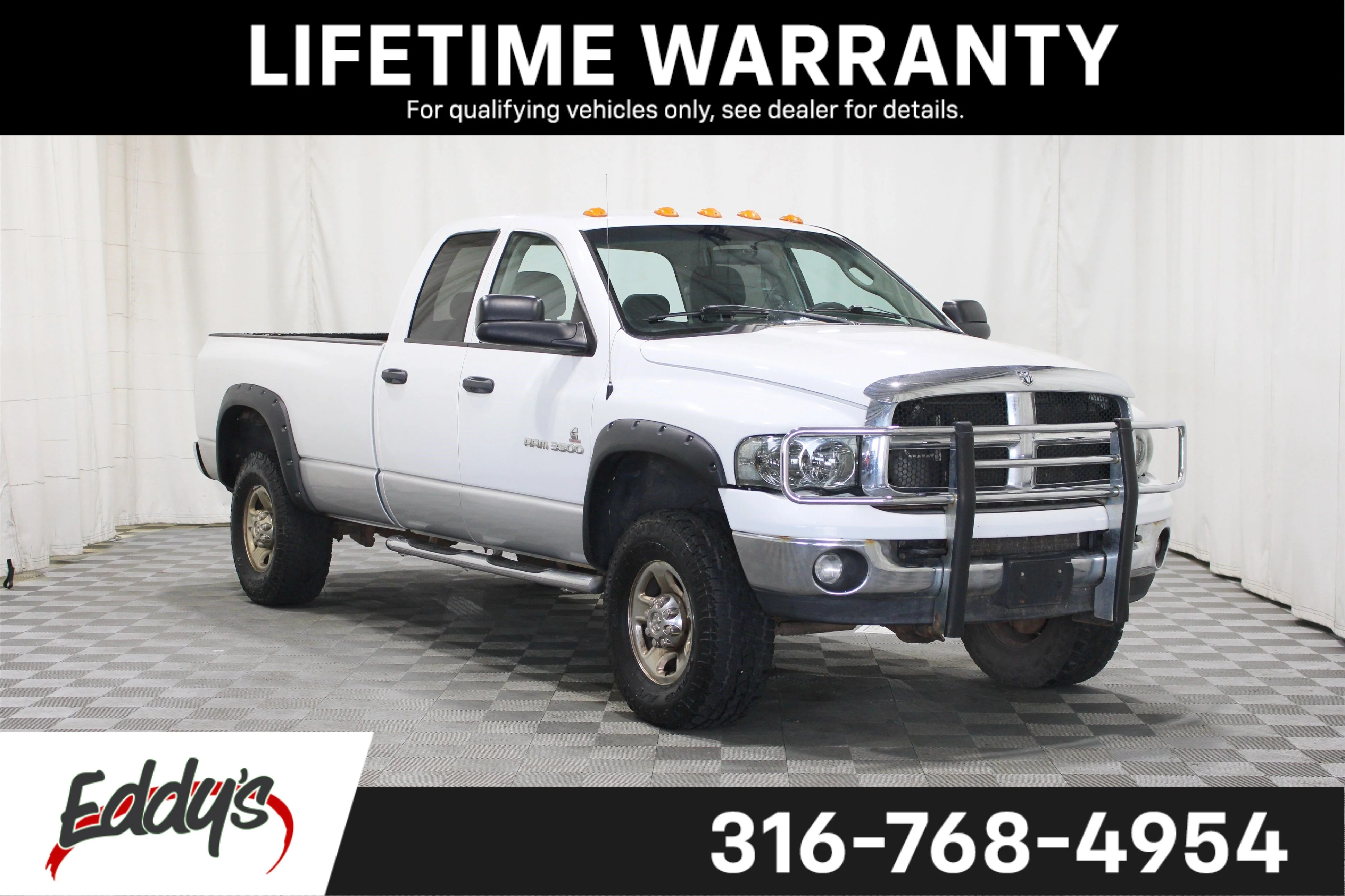 Used 2005 Bright White Dodge SLT image 1