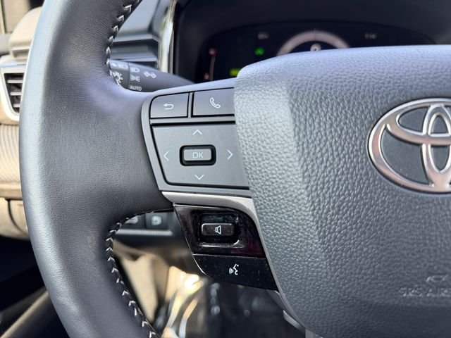 Used 2025 Ice Toyota SE image 24