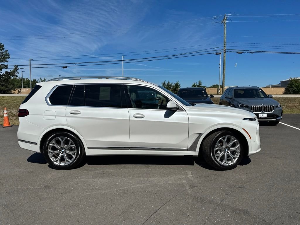 Used 2026 Mineral White Metallic BMW xDrive40i image 8
