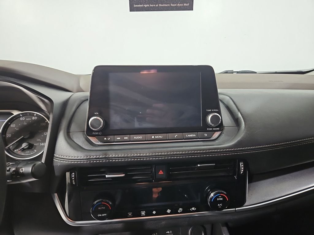 Used 2021 Red Nissan SV image 19