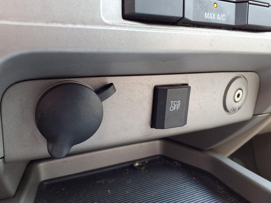 Used 2011 Silver Ford XLT image 17