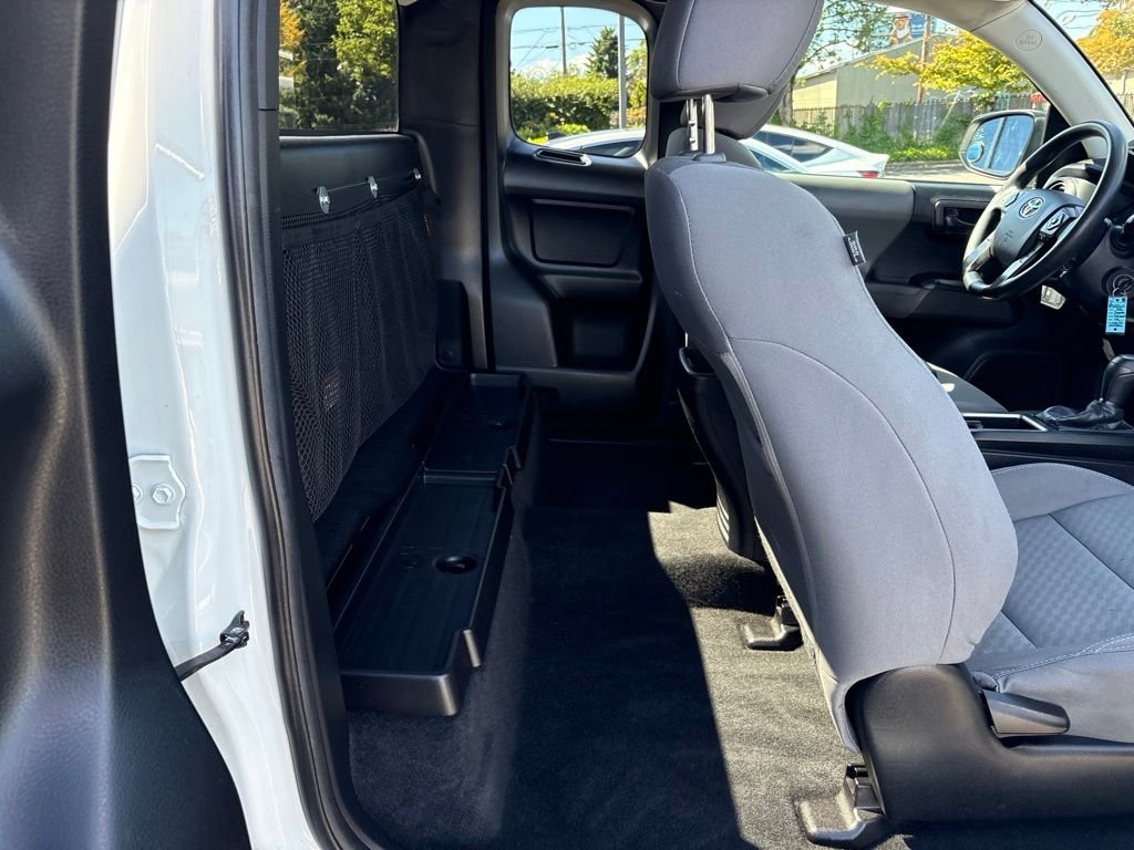 Used 2022 White Toyota SR image 25