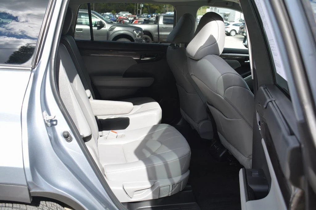 2023 Toyota Highlander Limited - Photo 22