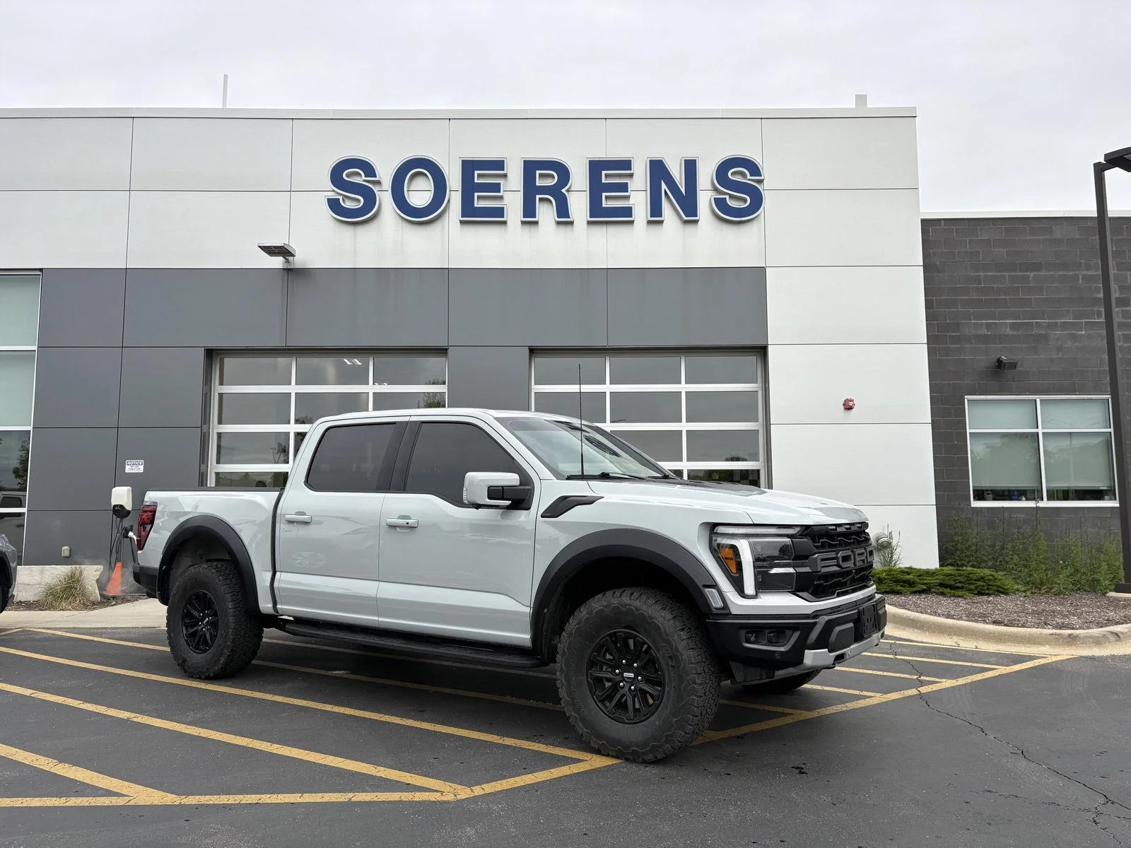 2024 Ford F-150 Raptor 4x4 SuperCrew 5-1/2 Box's photo