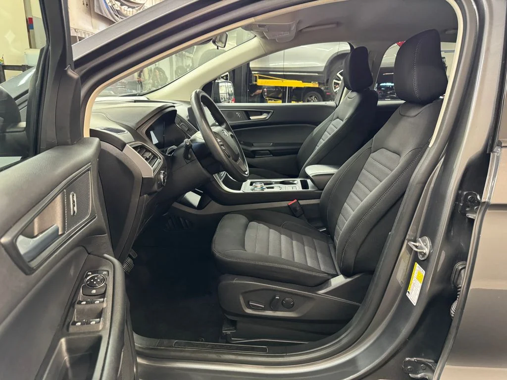 Used 2024 Gray Ford SE image 16