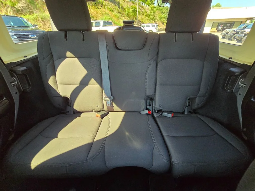 Used 2018 Gray Jeep Unlimited Sport S image 43